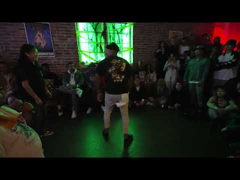 Triceratops vs Prince Ali