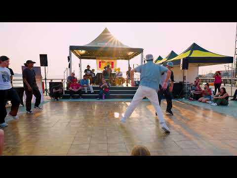 Jaela & Suze vs. Johnny Wireless & Slim